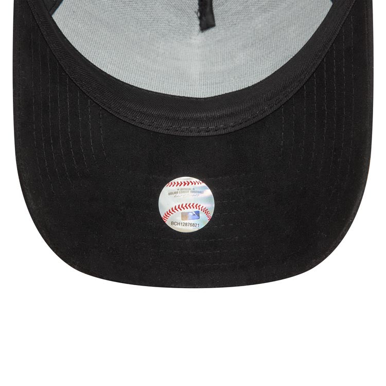 (Suede) New York Yankees New Era MLB 9FORTY 940 Adjustable A-Frame Cap Hat Black Crown/Visor Black Logo