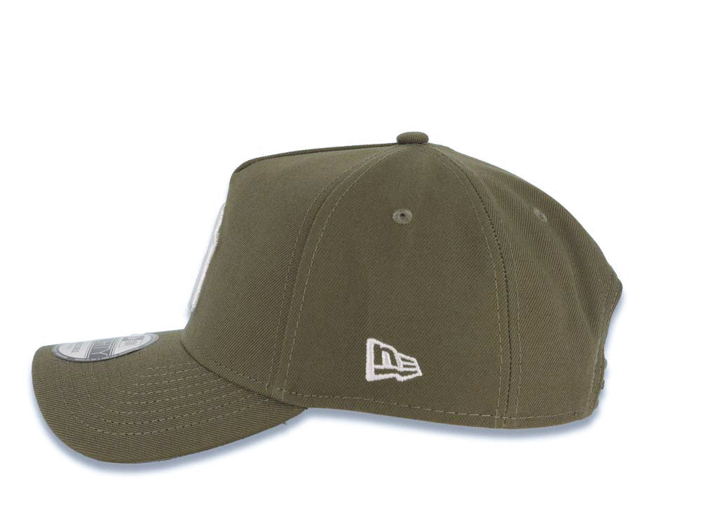 New York Yankees New Era MLB 9FORTY 940 Adjustable A-Frame Cap Hat Olive Green Crown/Visor White Logo 1998 World Series Side Patch