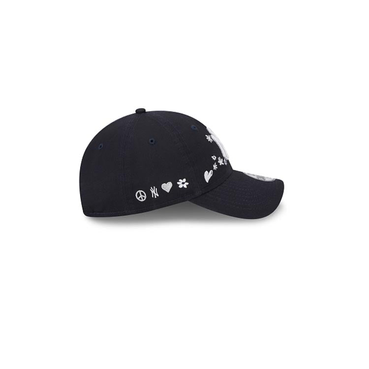 (Youth) New York Yankees New Era MLB 9TWENTY 920 Kid Adjustable Cap Hat Navy Blue Crown/Visor White Logo Flower