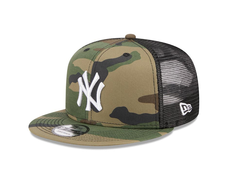 New York Yankees New Era MLB 9FIFTY 950 Snapback Trucker/MeshCap Hat Camo Crown/Visor White Logo