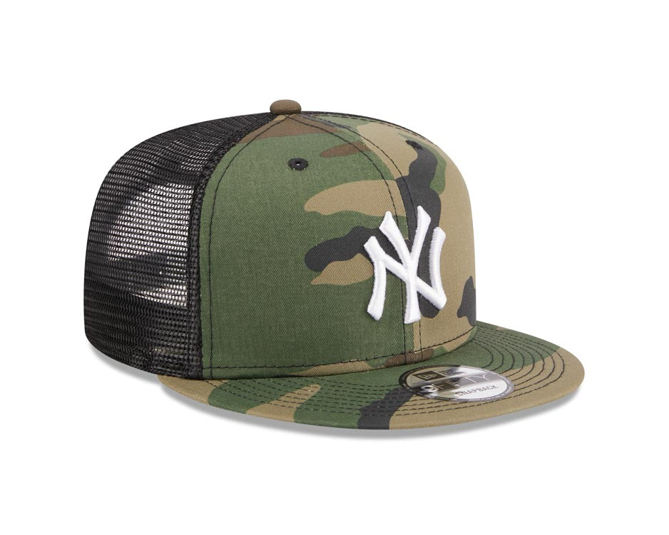 New York Yankees New Era MLB 9FIFTY 950 Snapback Trucker/MeshCap Hat Camo Crown/Visor White Logo