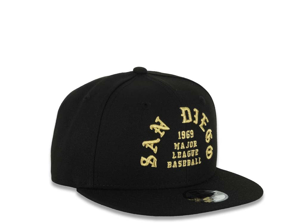 (Youth)San Diego Padres New Era MLB 9FIFTY 950 Kid Snapback Cap Hat Black Crown/Visor Metallic Gold 1969 Major League Baseball Script Logo Gray UV