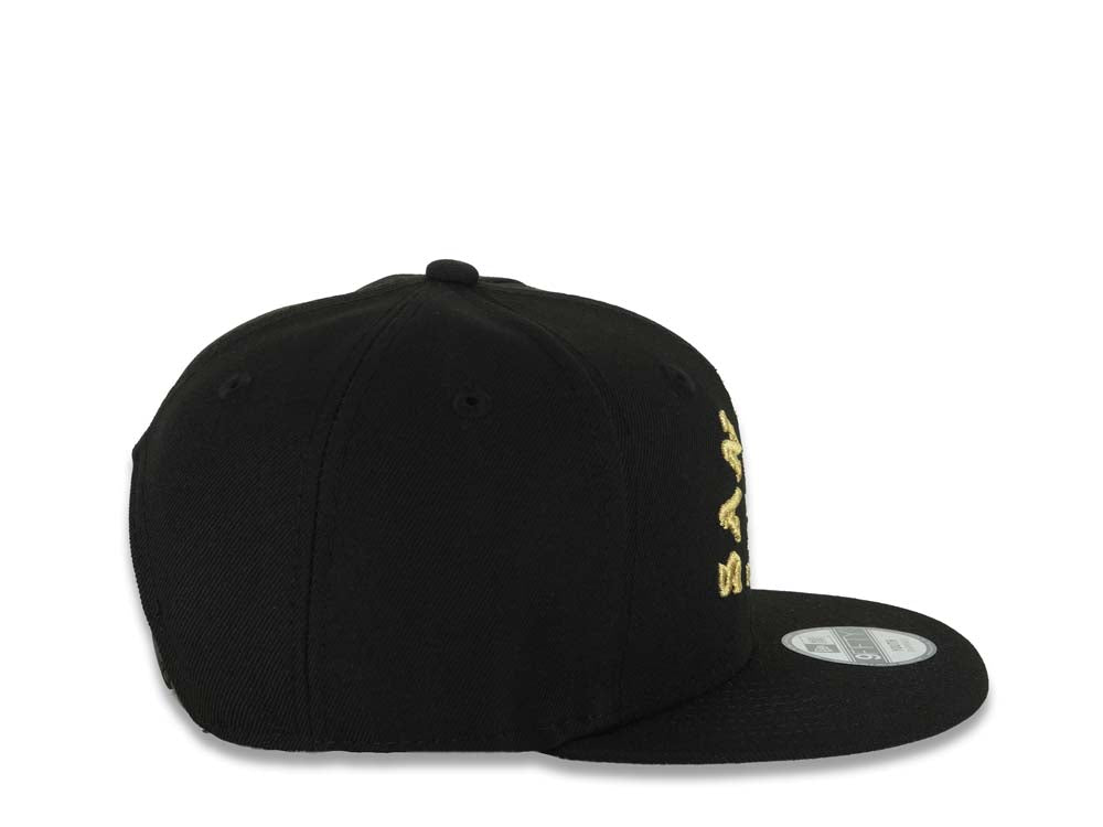 (Youth)San Diego Padres New Era MLB 9FIFTY 950 Kid Snapback Cap Hat Black Crown/Visor Metallic Gold 1969 Major League Baseball Script Logo Gray UV