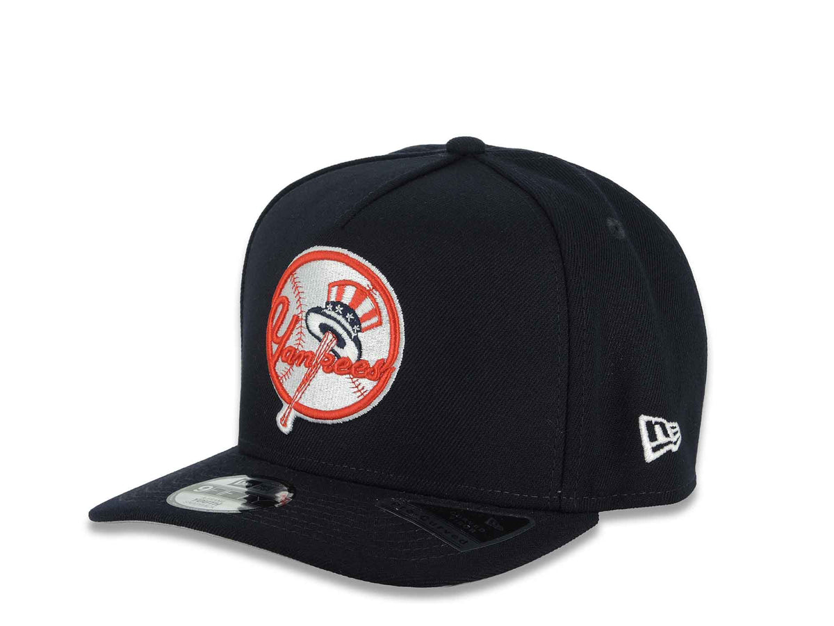 (Youth) New York Yankees New Era MLB 9FIFTY 950 A-Frame Snapback Cap Hat Navy Blue Crown/Visor White Logo 2000 World Series Side Patch Gray UV
