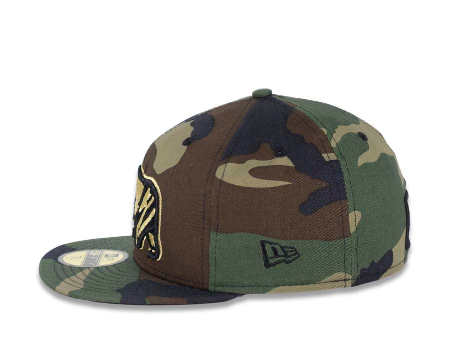 California Republic New Era 59FIFTY 5950 Fitted Cap Hat Camo Crown/Visor Metallic Gold/Black X-Large Logo