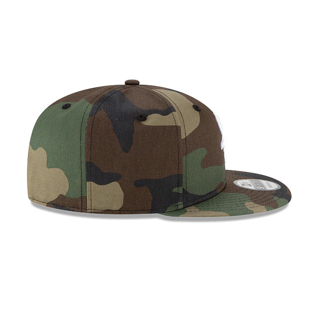 Chicago White Sox New Era MLB 9FIFTY 950 Snapback Cap Hat Camo Crown/Visor White Logo