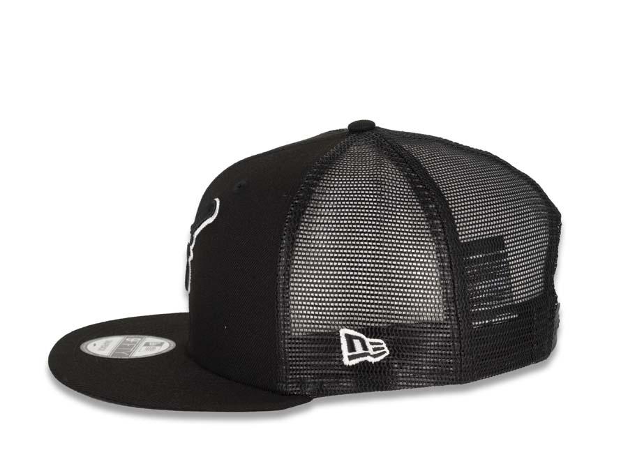 San Diego Padres New Era MLB 9FIFTY 950 Mesh Trucker Snapback Cap Hat Black Crown/Visor Black/White "Swinging Friar" Logo