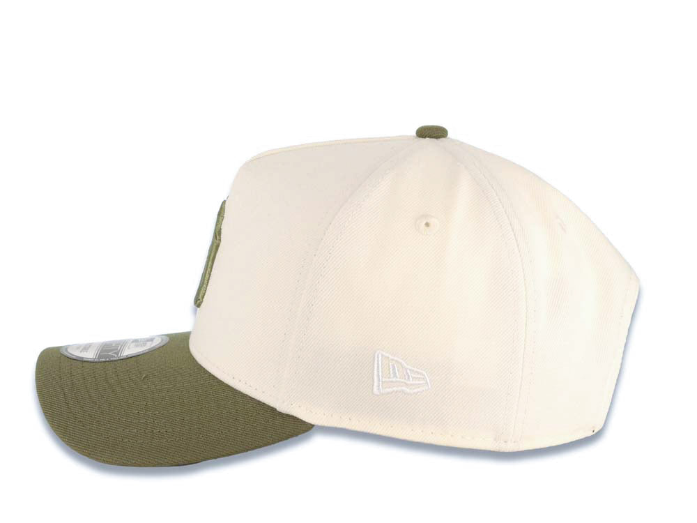 New York Yankees New Era MLB 9FORTY 940 Adjustable A-Frame Cap Hat Cream Crown Olive Green Visor Olive Green Logo 2000 World Series Side Patch