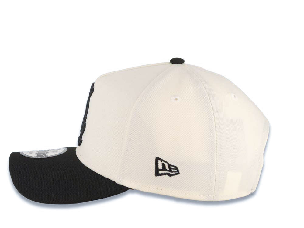 Chicago White Sox New Era MLB 9FORTY 940 Adjustable A-Frame Cap Hat Cream Crown Black Visor Black Logo 2005 World Series Side Patch