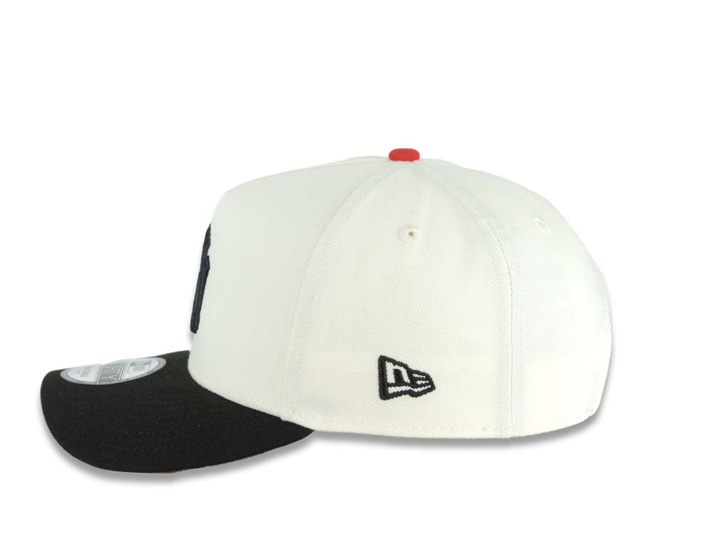 New York Yankees New Era MLB 9FORTY 940 Adjustable A-Frame Cap Hat Cream Crown Black Visor Black Logo 1998 World Series Side Patch Red UV
