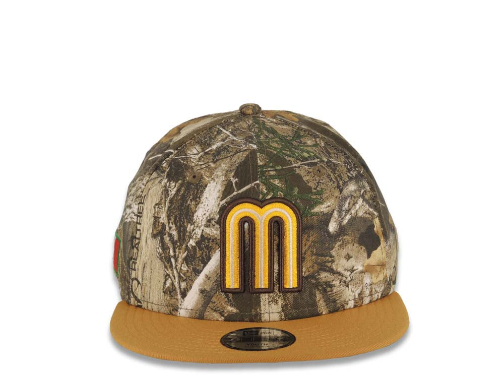 (Youth) Mexico New Era WBC 9FIFTY 950 Kid Snapback Cap Hat Real Tree Edge Camo Crown Tan Visor Team Color Logo Mexico Flag Side Patch
