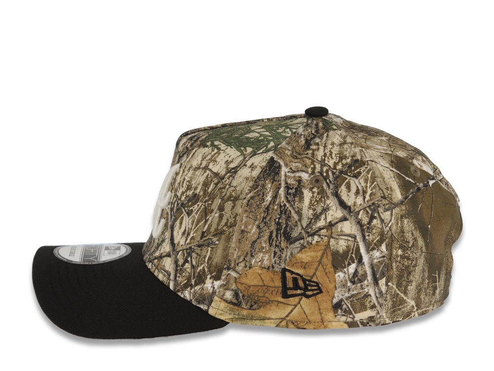 (Glow In The Dark) Atlanta Braves New Era MLB 9FORTY 940 Adjustable A-Frame Cap Hat Real Tree Edge Camo Crown Black Visor Glow White Logo Side Batty
