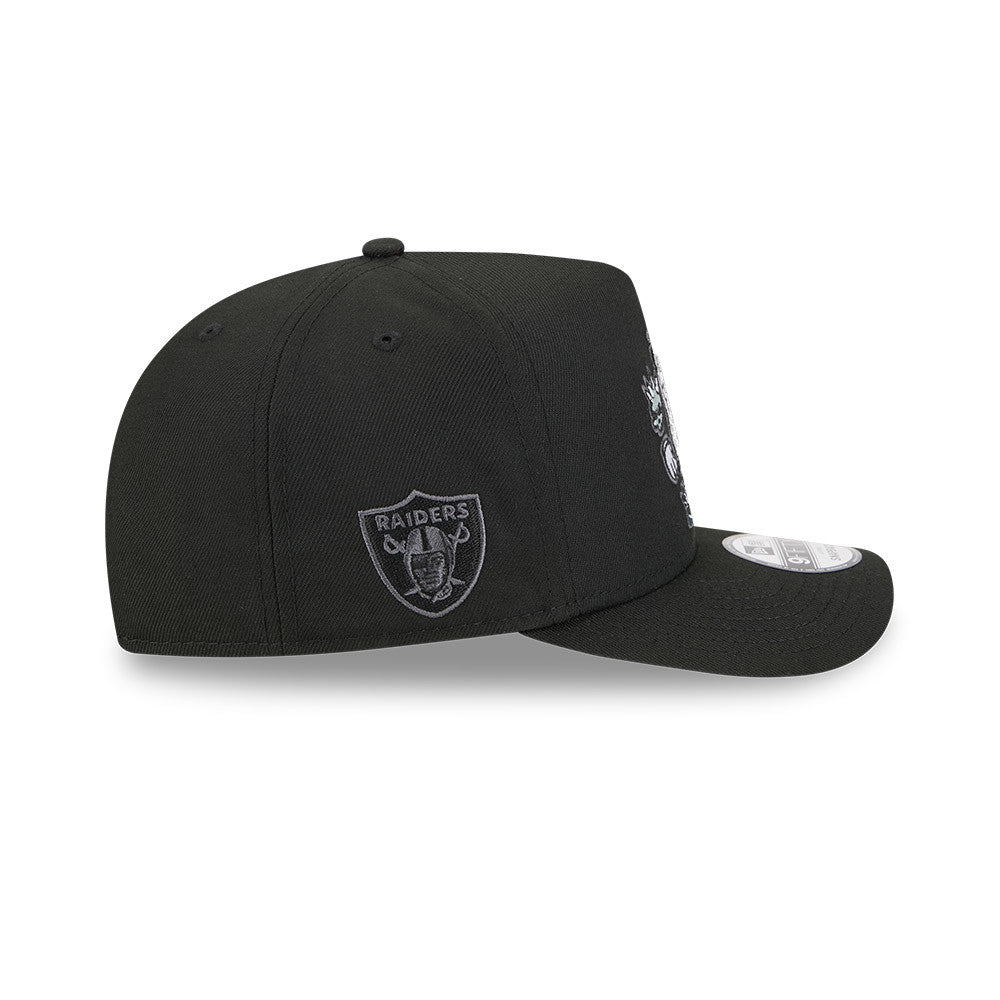 Las Vegas Raiders New Era 9FORTY 940 A-Frame Snapback Cap Hat Black Crown/Visor Gray Logo With Raider Rusher Cartoon