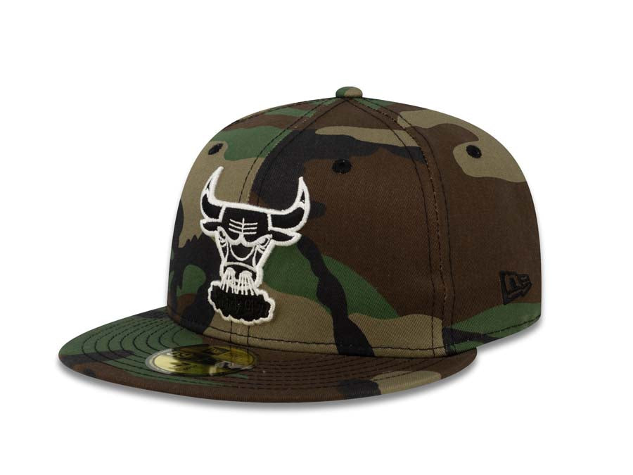 Chicago Bulls New Era NBA 59FIFTY 5950 Fitted Cap Hat Camo Crown/Visor Black/White HWC Logo