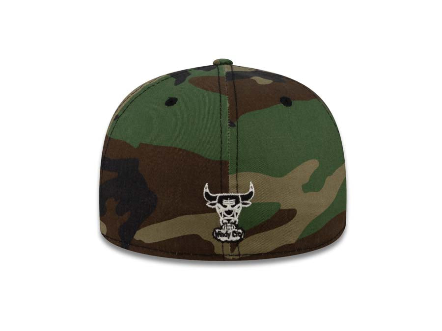 Chicago Bulls New Era NBA 59FIFTY 5950 Fitted Cap Hat Camo Crown/Visor Black/White HWC Logo