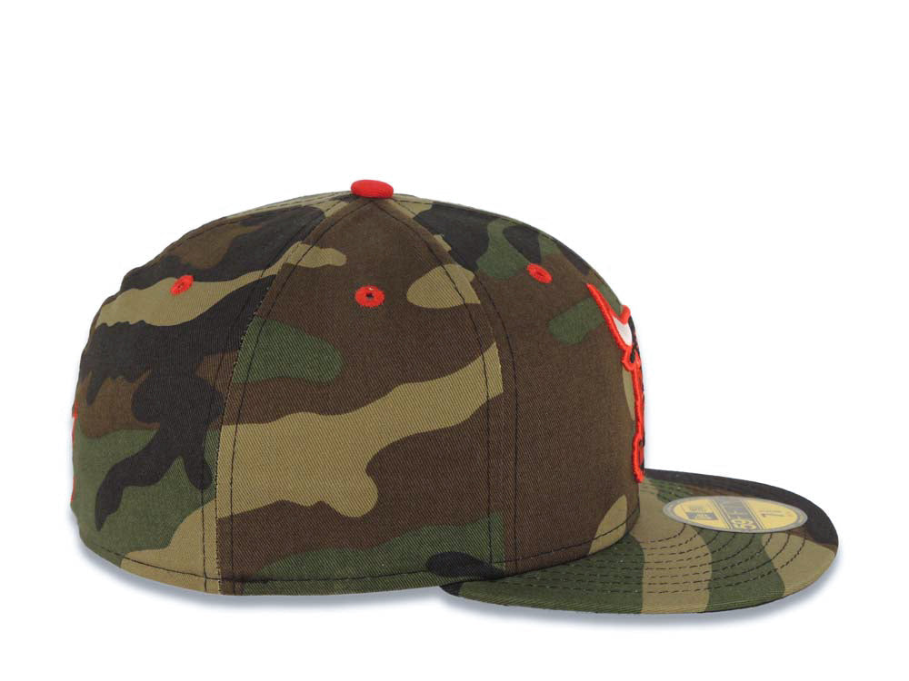 Chicago Bulls New Era NBA 59FIFTY 5950 Fitted Cap Hat Camo Crown/Visor Red/Black/White Logo Camo Pop