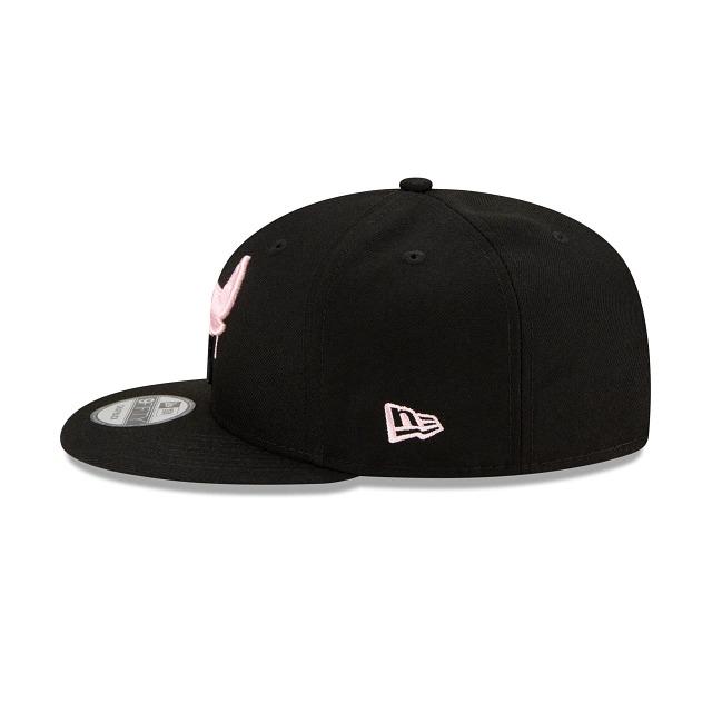 Chicago Bulls New Era NBA 9Fifty 950 Snapback Cap Hat Black Crown/Visor White/Pink Logo Pink UV (Team Drip)