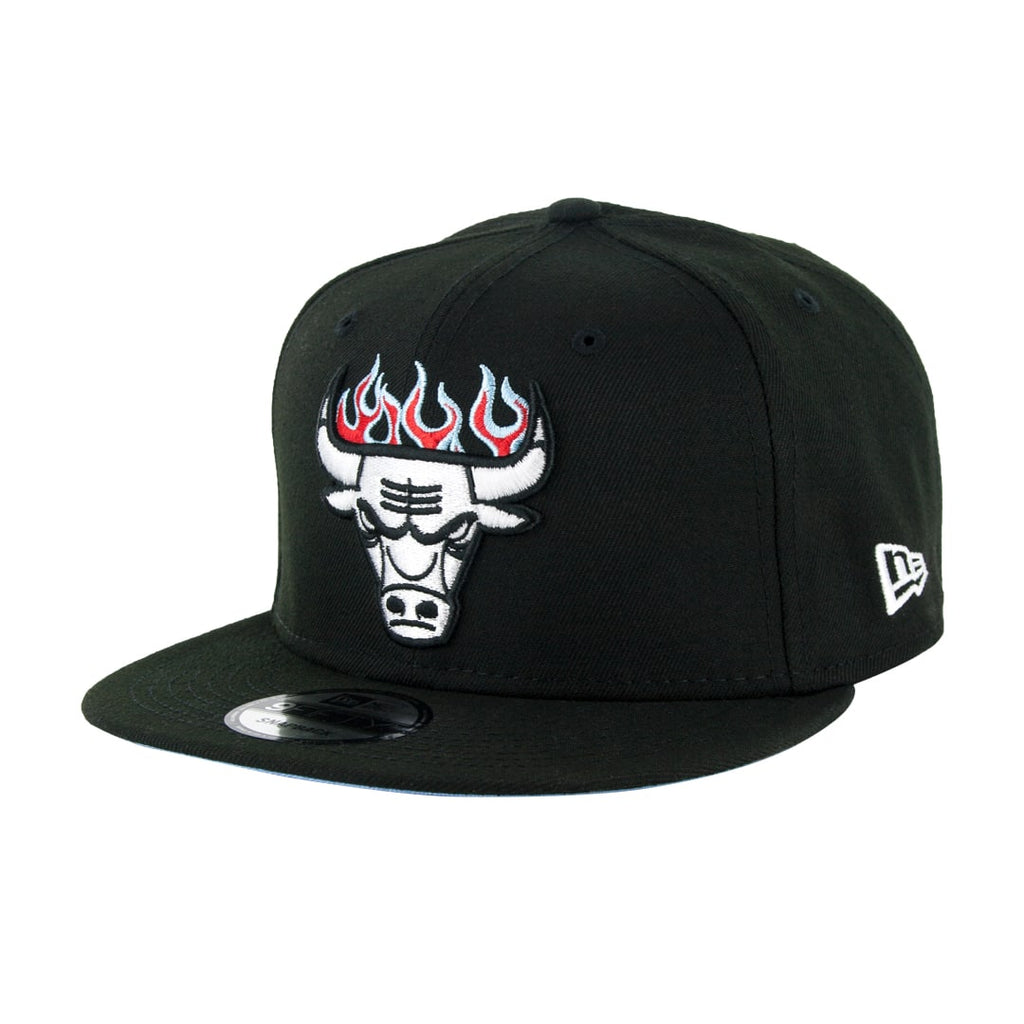 Chicago Bulls New Era NBA 9FIFTY 950 Snapback Cap Hat Black Crown/Visor White With Flames Logo Sky Blur UV (Team Fire)