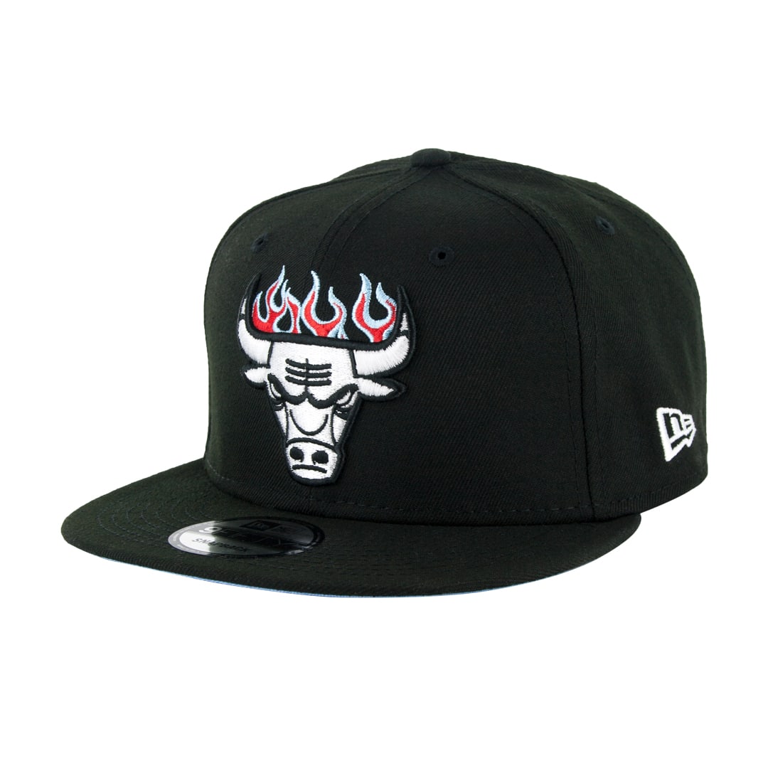 Chicago Bulls New Era NBA 9FIFTY 950 Snapback Cap Hat Black Crown/Visor White With Flames Logo Sky Blur UV (Team Fire)