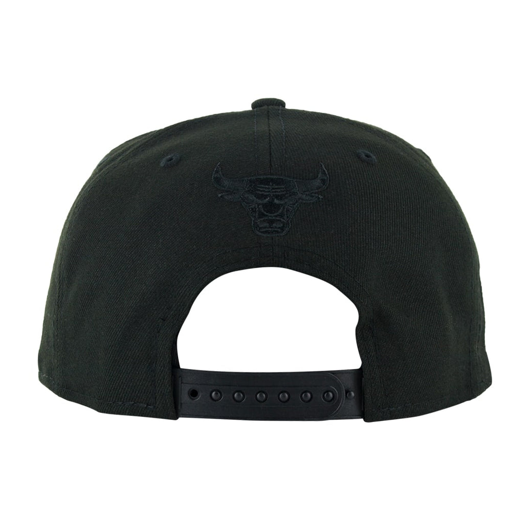 Chicago Bulls New Era NBA 9FIFTY 950 Snapback Cap Hat Black Crown/Visor White With Flames Logo Sky Blur UV (Team Fire)