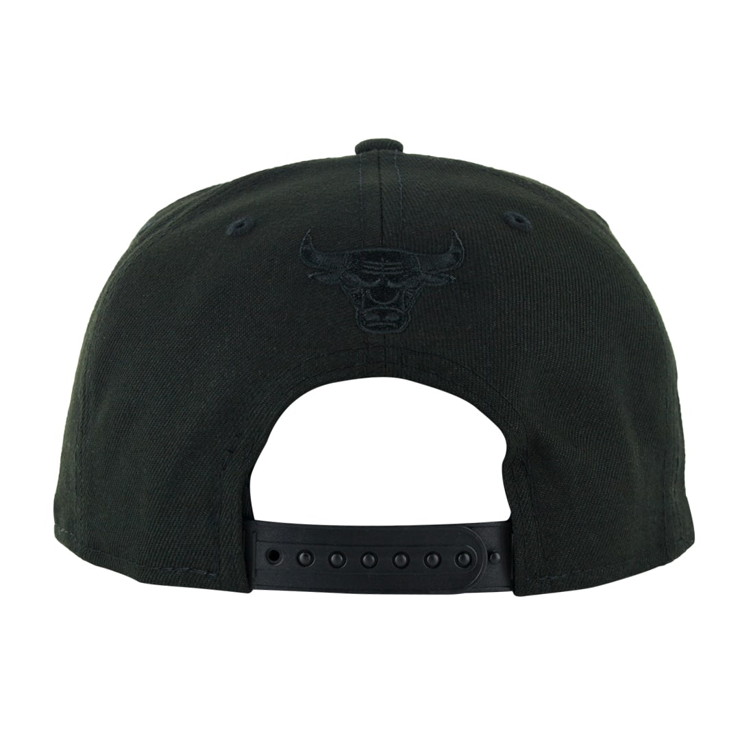 Chicago Bulls New Era NBA 9FIFTY 950 Snapback Cap Hat Black Crown/Visor White With Flames Logo Sky Blur UV (Team Fire)