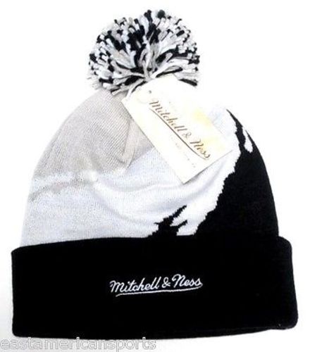 Brooklyn Nets NBA Pom Knit Beanie White/Gray/Black Crown/Visor White Logo (Current Paintbrush)